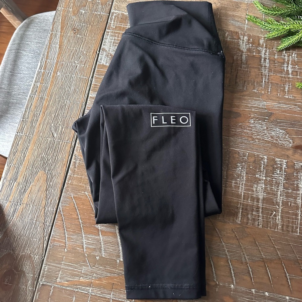 Fleo Classic Black Activewear